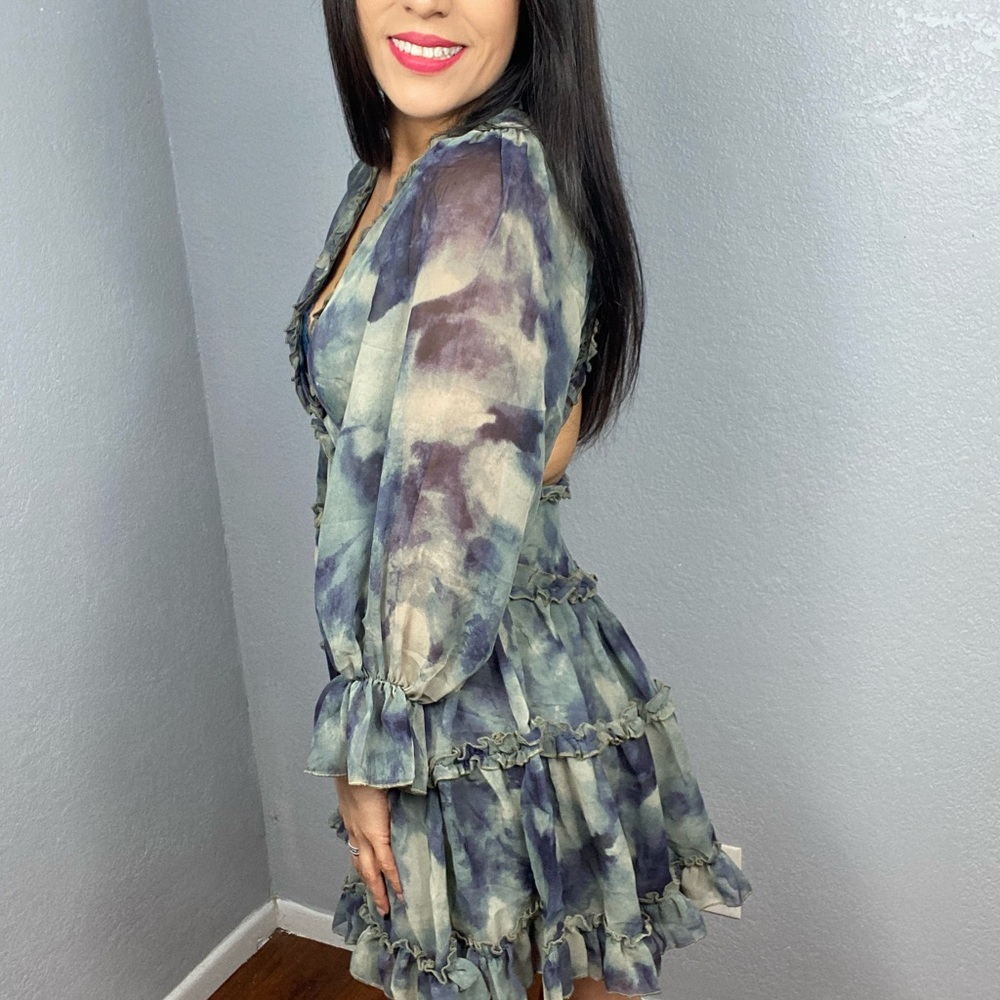 Elegant Ruffled Dress in Blue and Gray